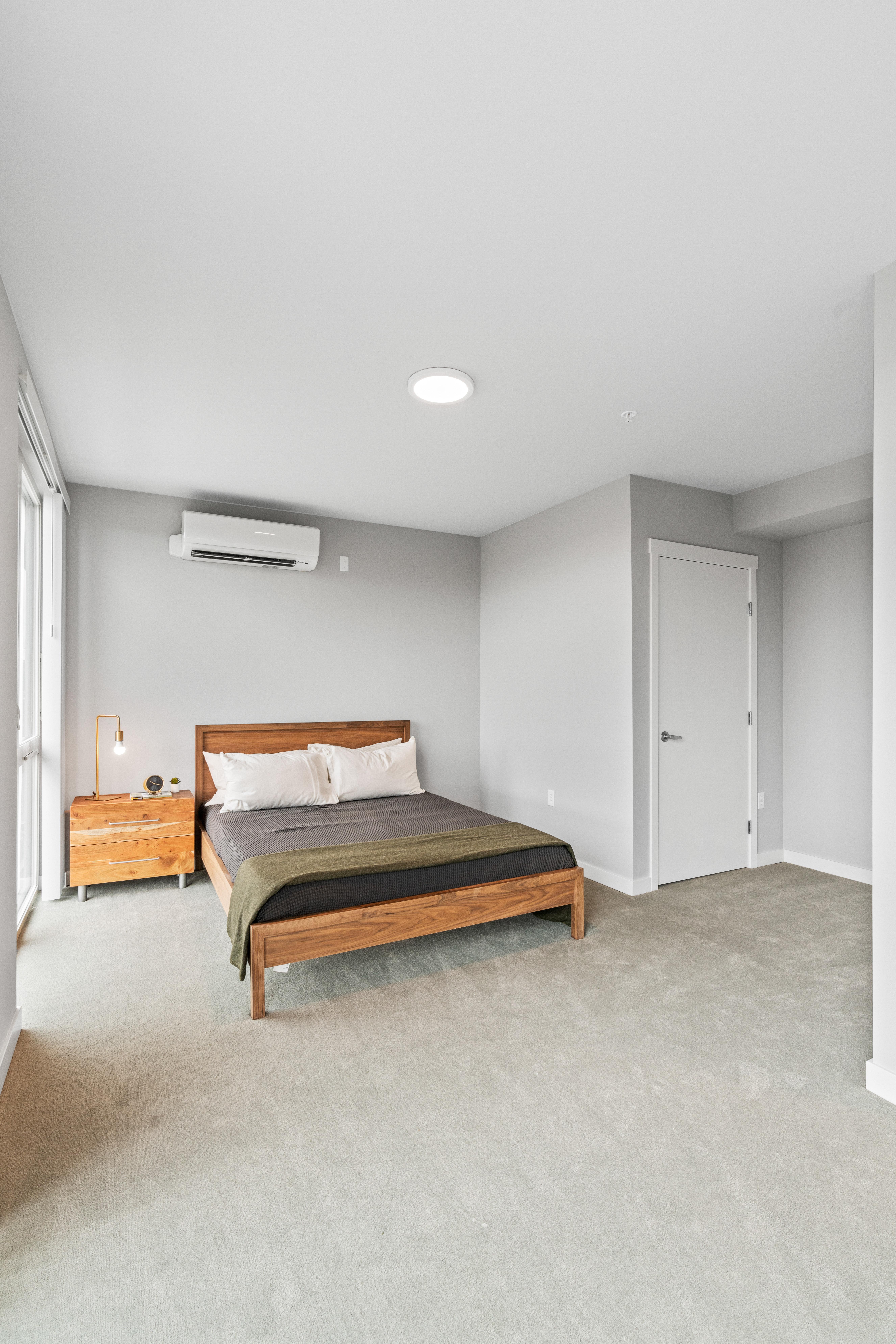 Iron Flats, Maude & Theo — image 16